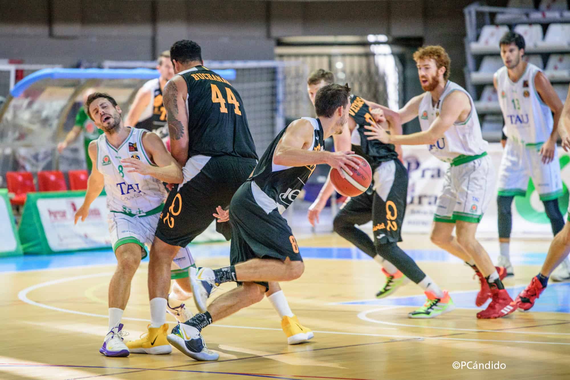 VICTÒRIA AJUSTADA A CASTELLÓ