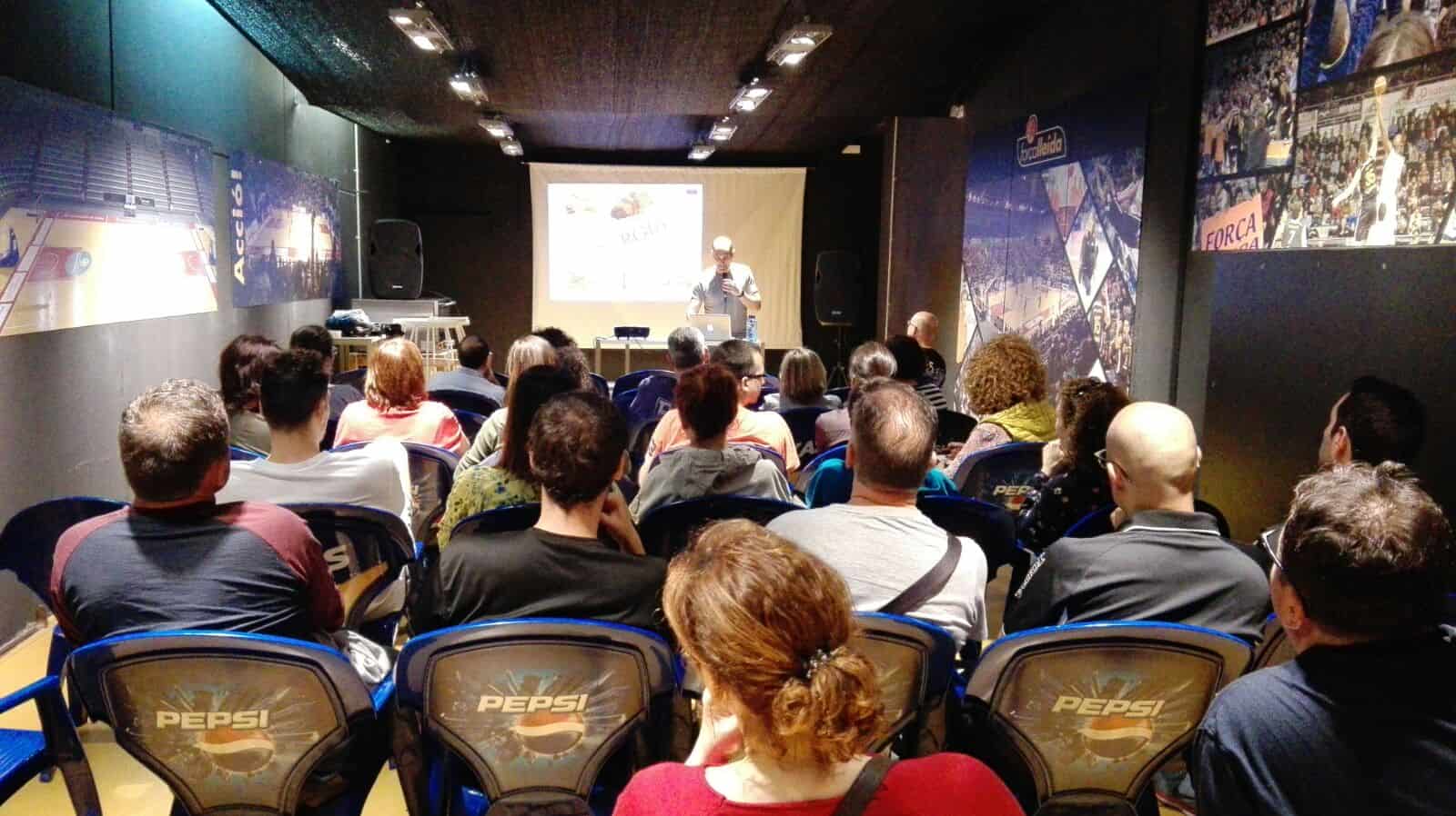 “Menja’t el bàsquet”, última xerrada de la temporada del programa «En bones mans»