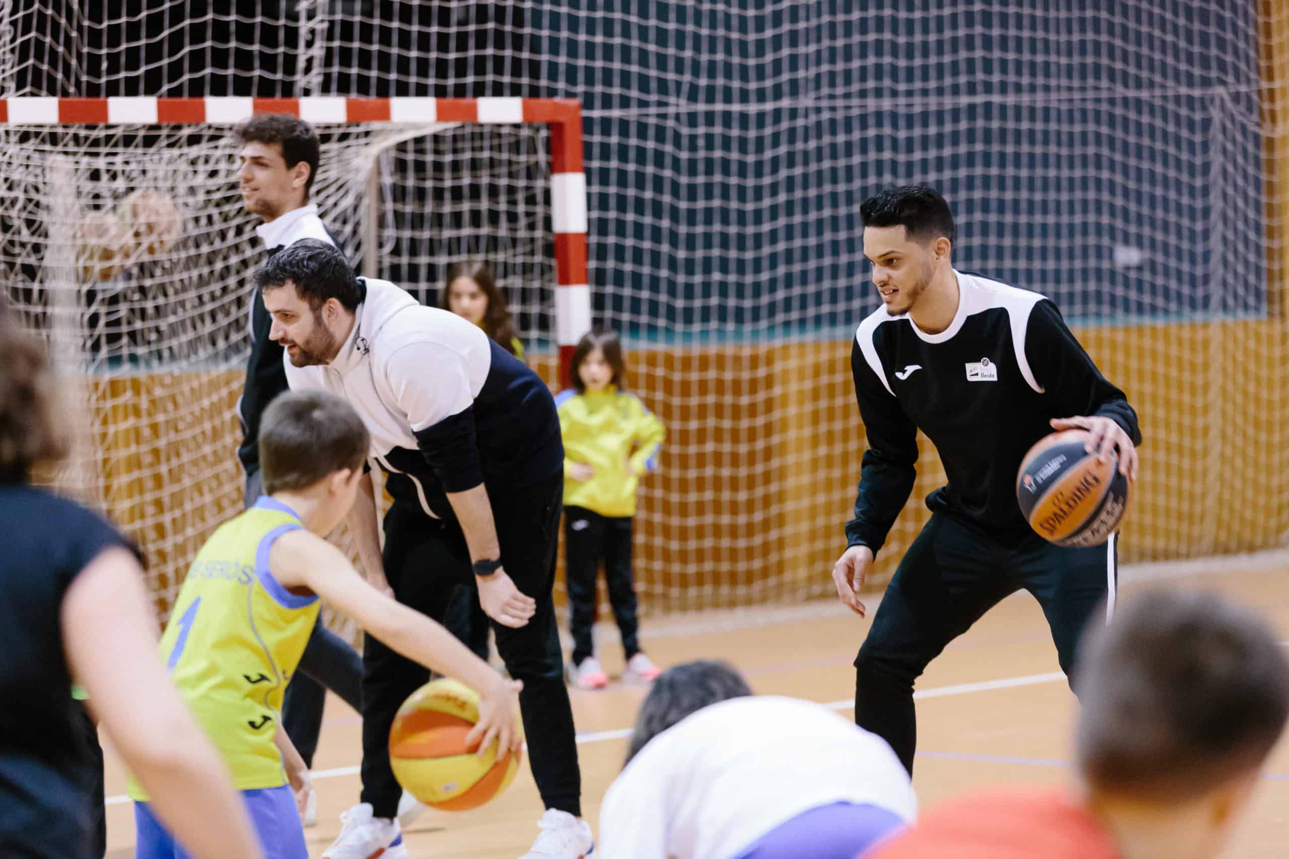 Visita a l´escola Santa Anna i al Club Bàsquet Seròs