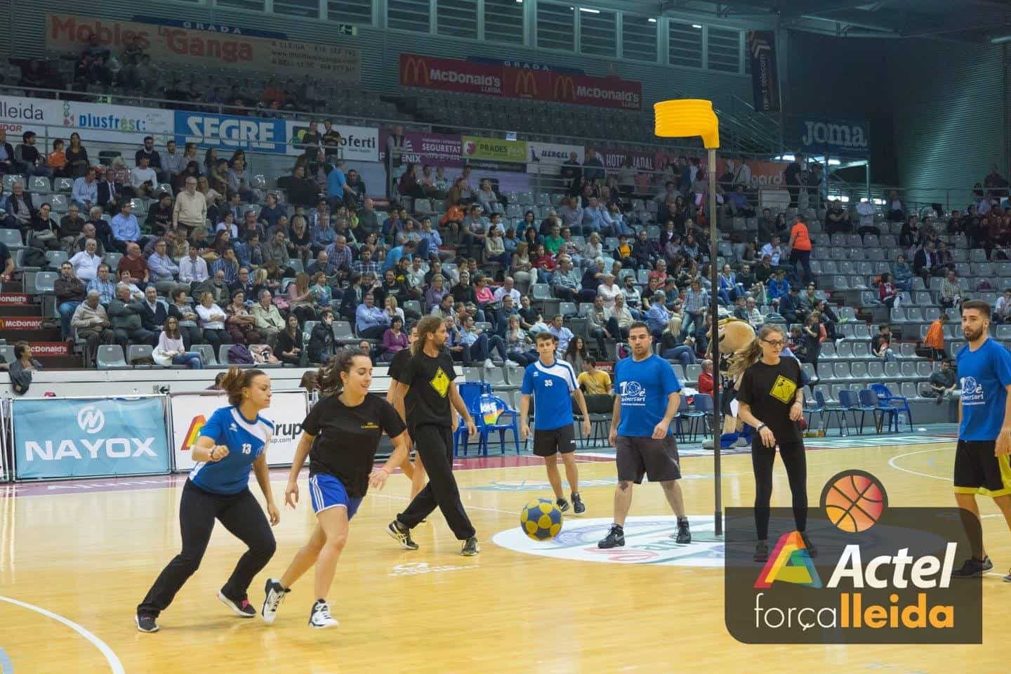 Exhibició de korfbal al descans de l’Actel Força Lleida – Levitec Huesca