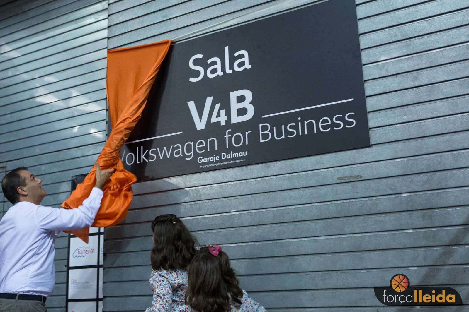 Inauguració de la Sala V4B del Barris Nord