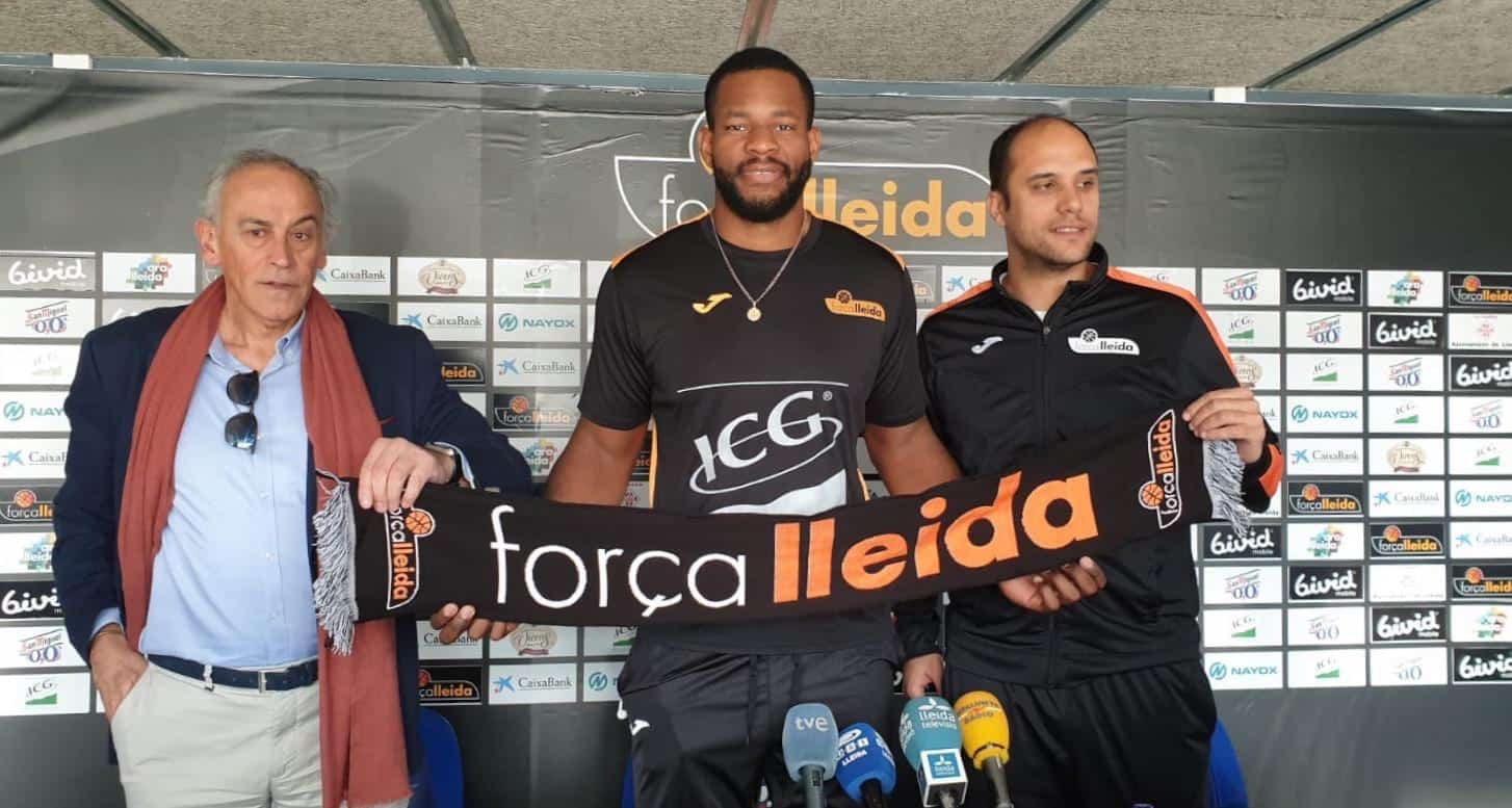 Presentació Oficial Shaquille O’Neal Cleare