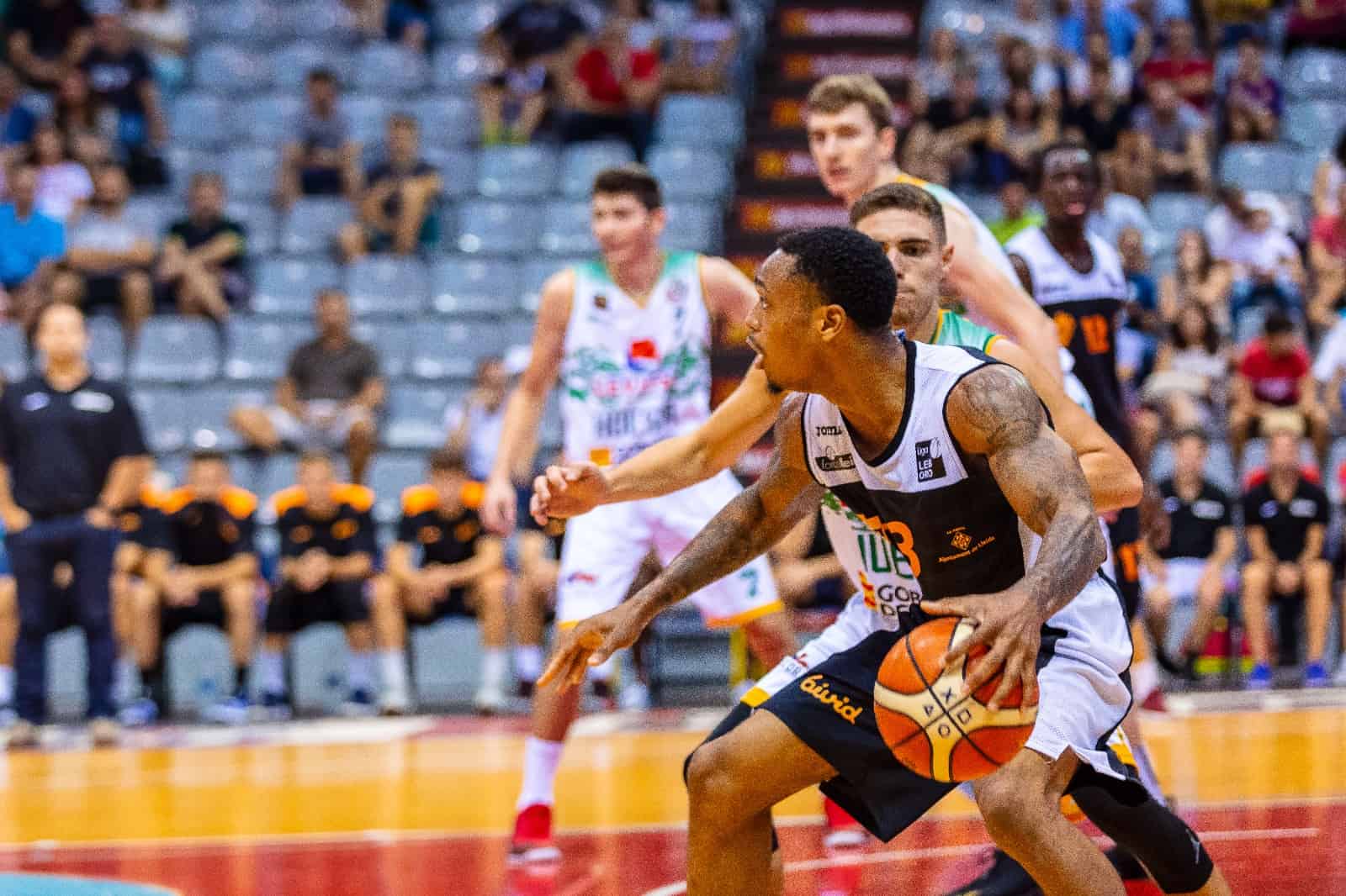 Crònica Trofeu Inlingua Ciutat de Lleida | El premi es queda al Barris Nord. Força Lleida 75 – 70 Levitec Huesca
