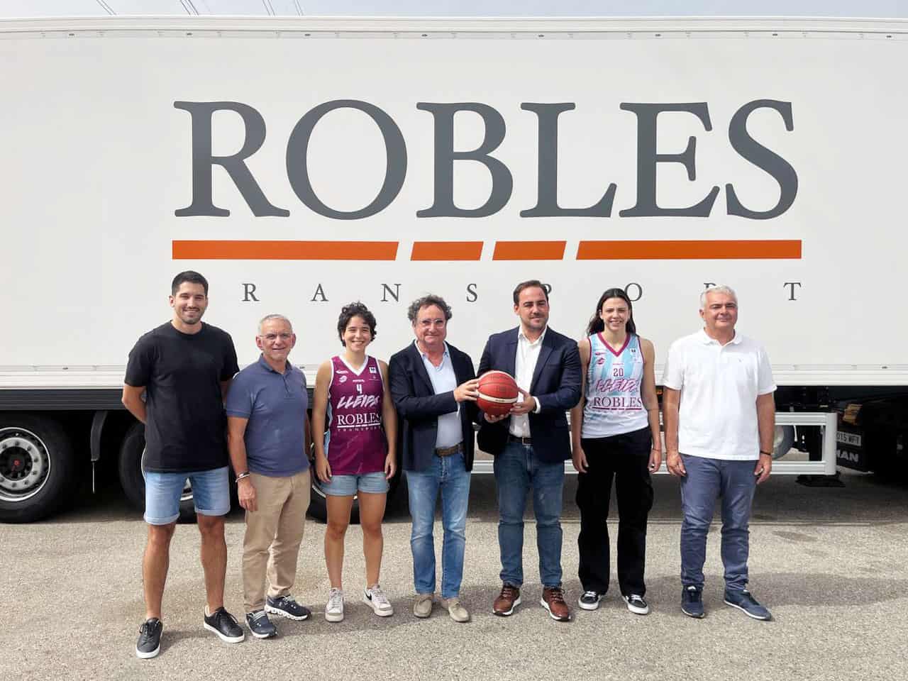 El Robles Força Lleida ya luce equipaciones