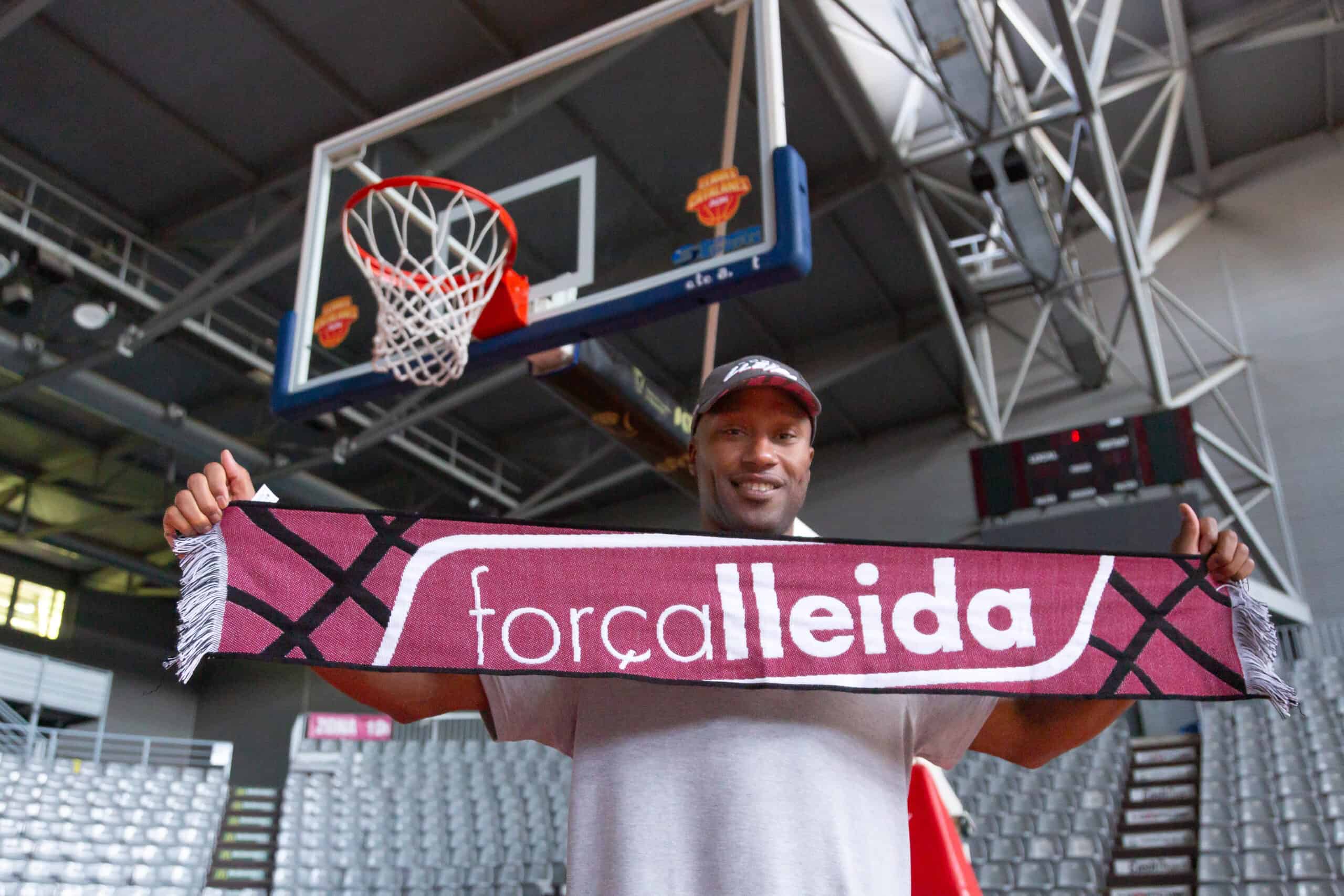 Kenny Hasbrouck: «Hay muy buen rollo. Somos un equipo, una familia»