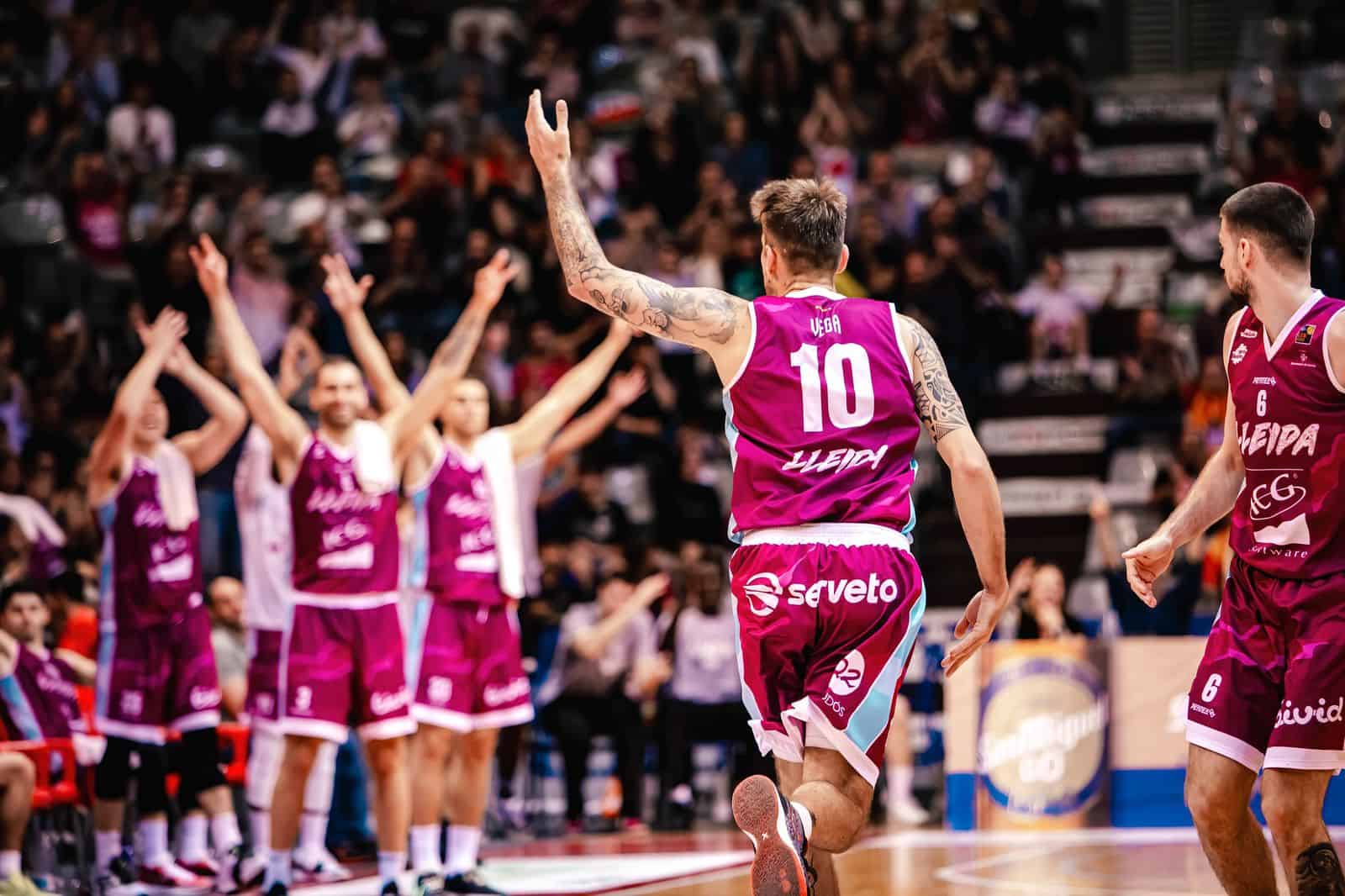 EXHIBICIÓN PARA SELLAR EL PLAY-OFF