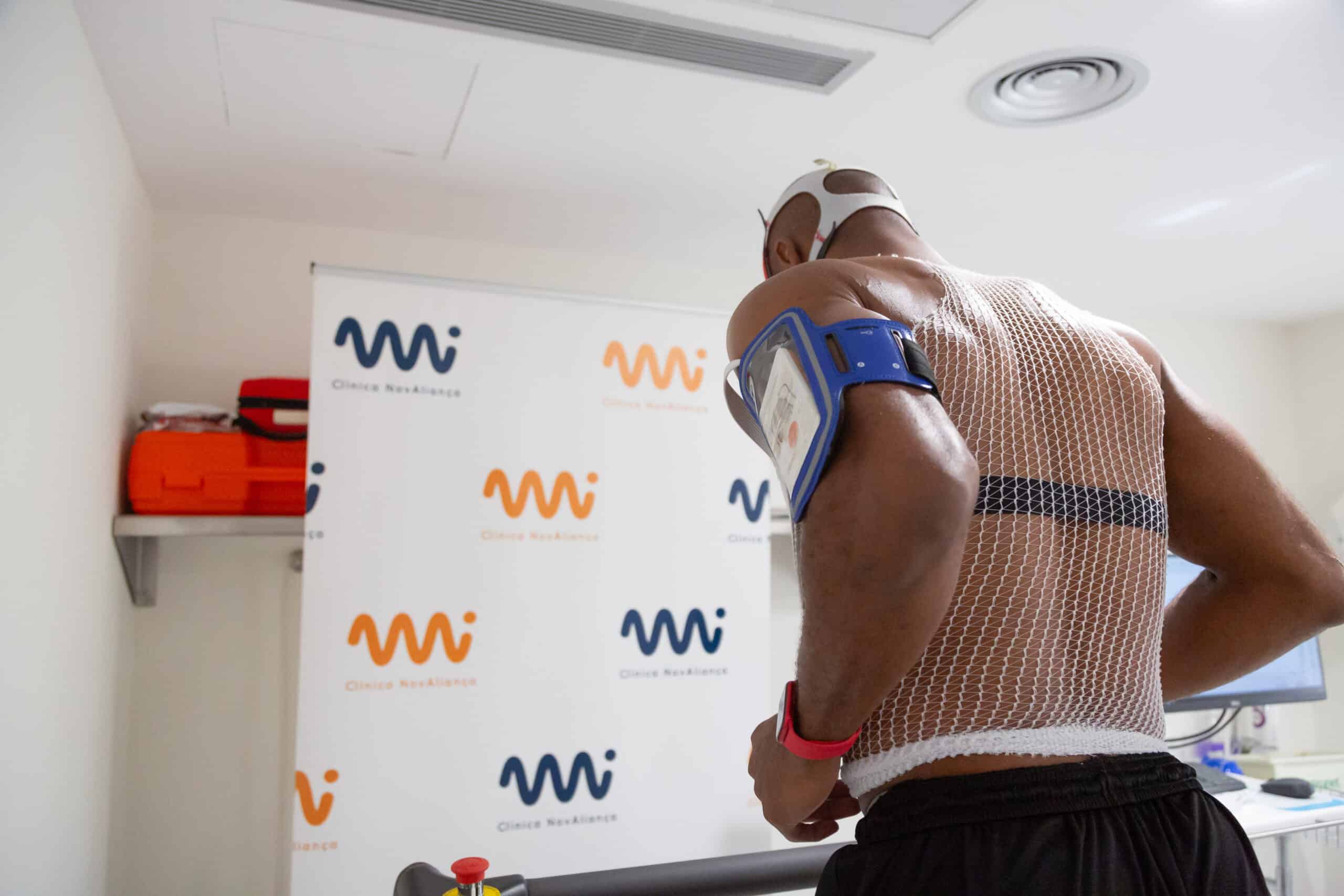 Los jugadores del Hiopos Lleida pasan el reconocimiento médico en Clínica Mi NovAliança
