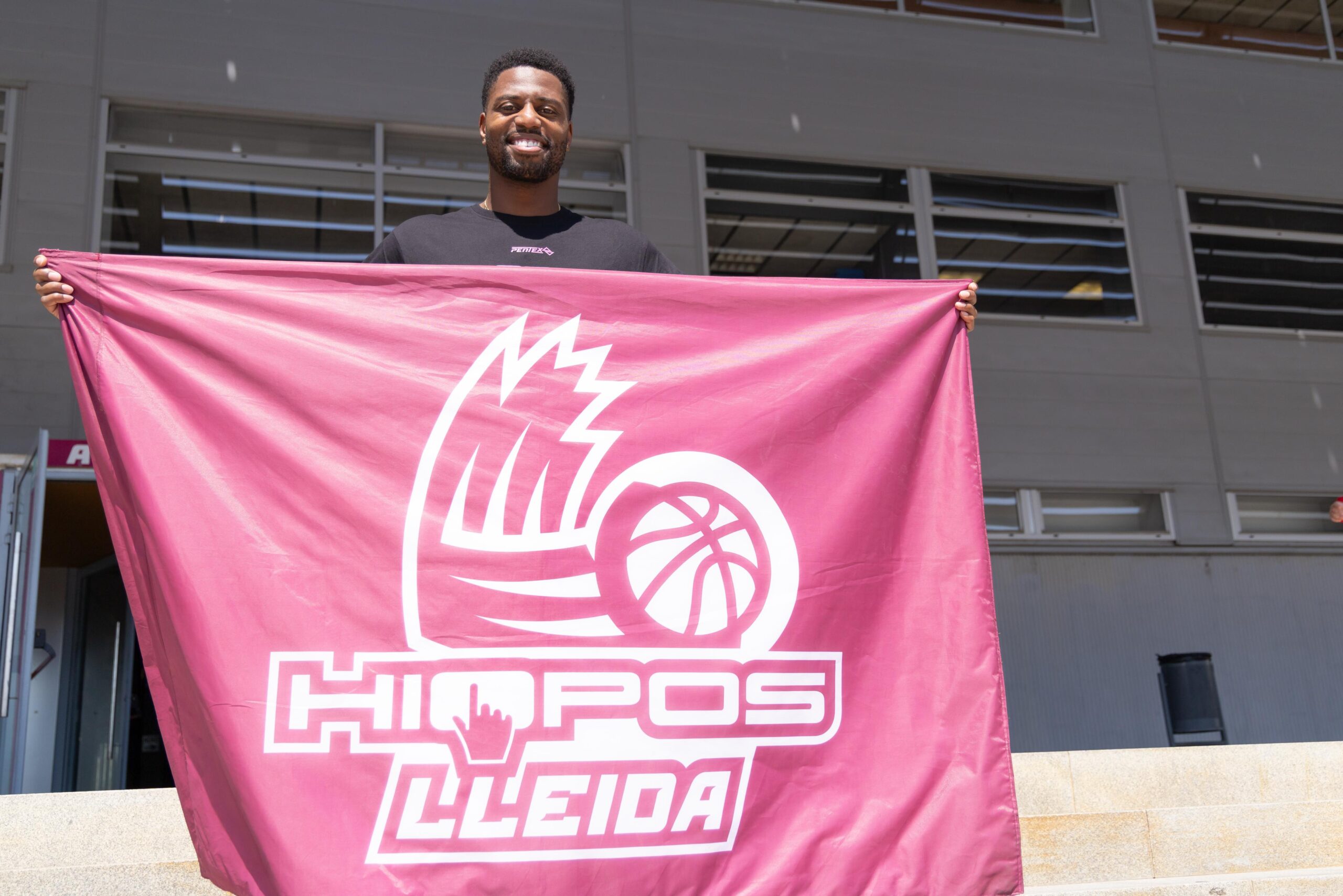 Melvin Ejim, con ganas de vivir el ambiente del Barris