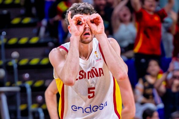 Oriol Paulí y György Golomán, los jugadores burdeos que han ido con su selección a las Ventanas FIBA