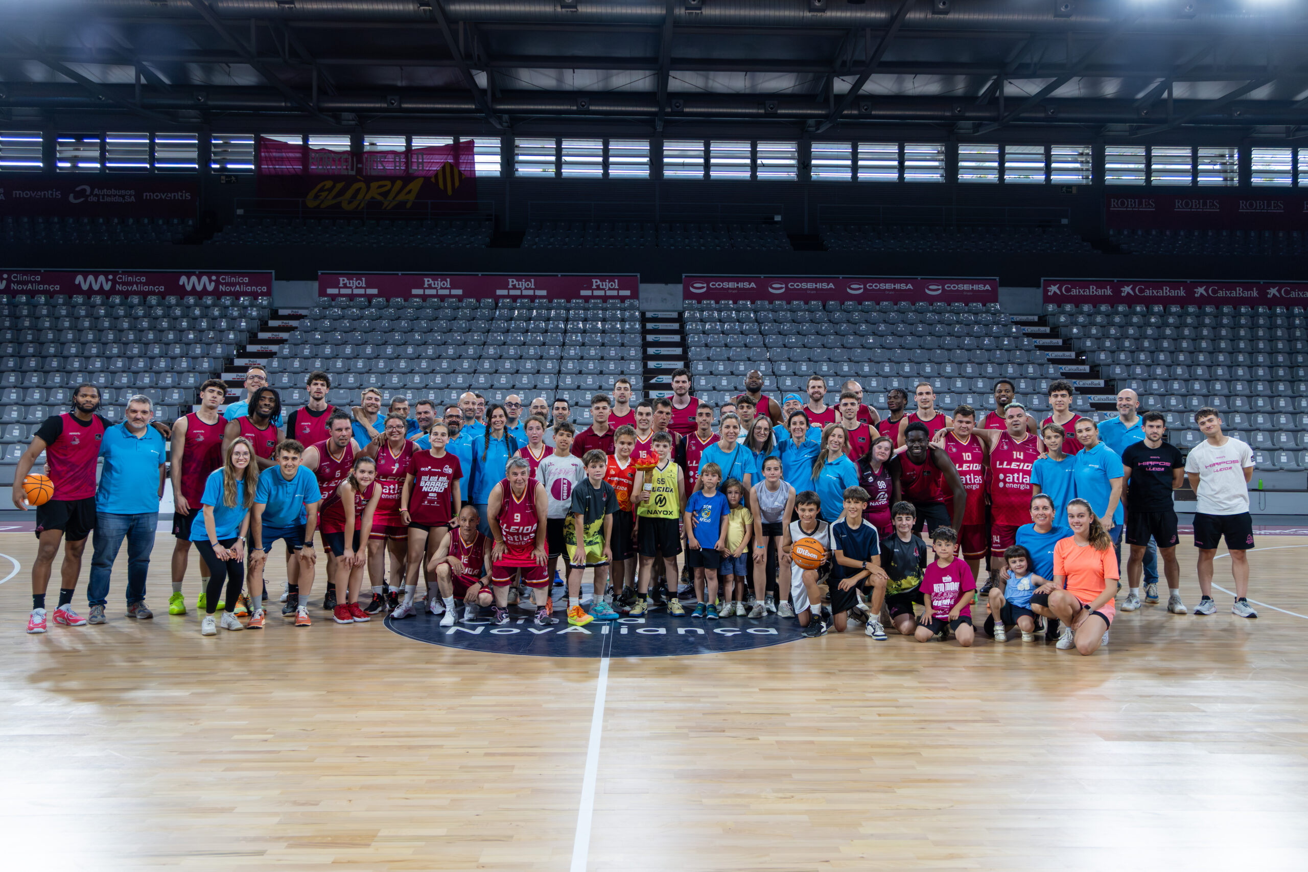 El Hiopos Lleida, el equipo Aspros y voluntarios de Caixabank compartimos un entrenamiento juntos